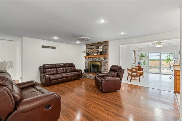 $399,500 | 10451 Miners Trail Road, Higginsville, MO 64037