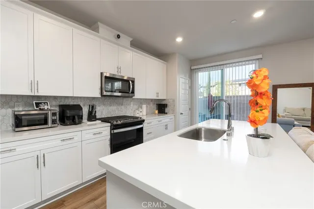 $625,000 | 28246 Heirloom Drive, Unit 139, Temecula, CA 92591