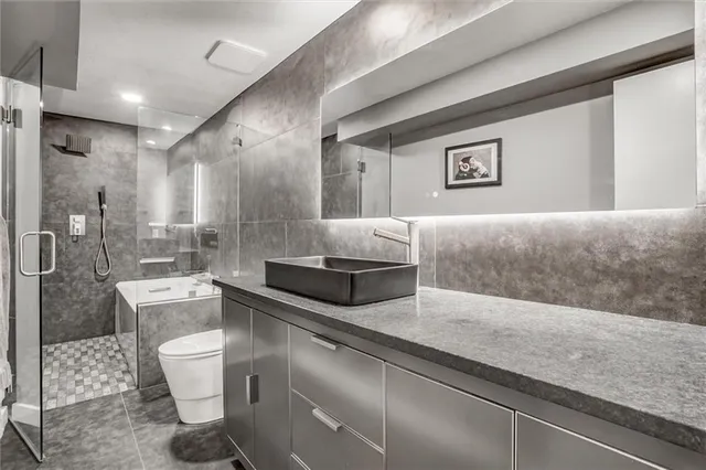 $1,175,000 | 12204 Catalina Street, Leawood, KS 66209