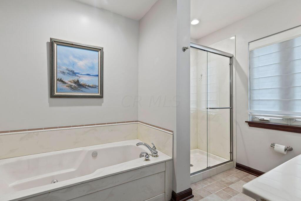 2584 Chester Road Columbus, OH 43221 - Photo 23 of 49 Private full bath en-suite to owner's bedroom