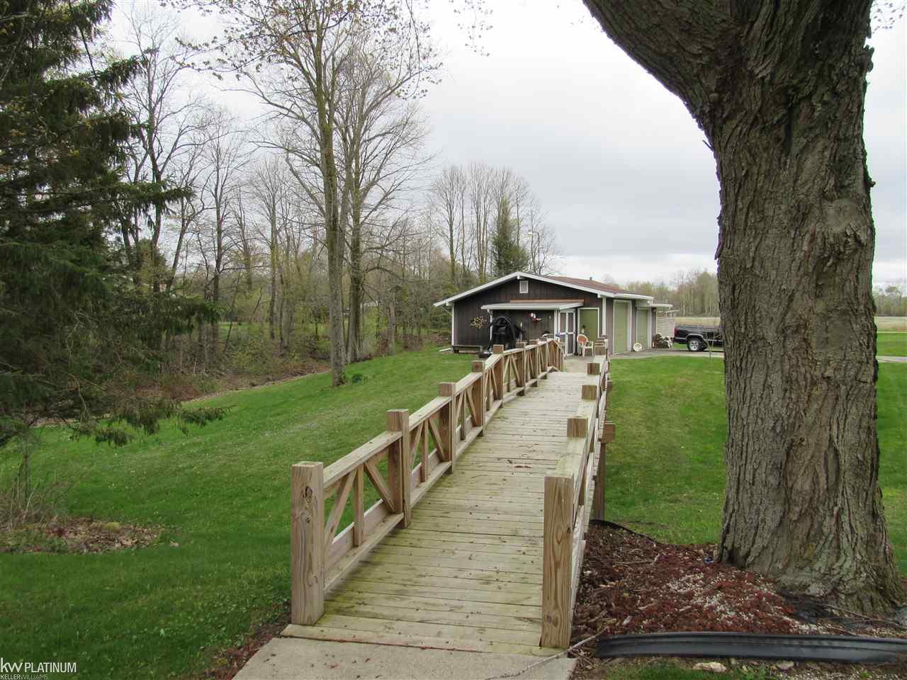 3675 Black River Road Croswell, MI 48422 - Photo 5 of 40 31379864-4.JPG
