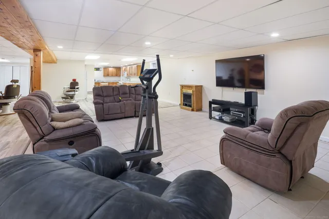 $699,900 | 4 Florence Drive, Prospect, CT 06712