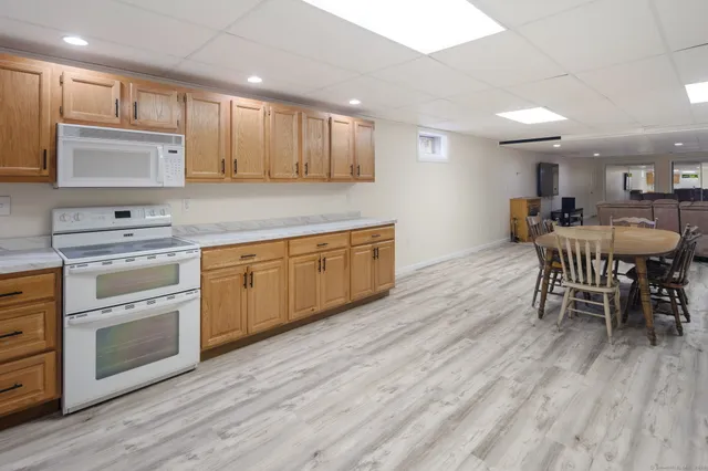 $699,900 | 4 Florence Drive, Prospect, CT 06712