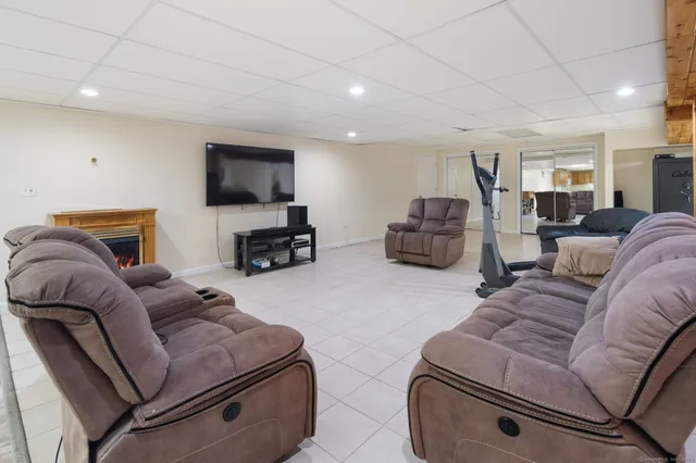 $699,900 | 4 Florence Drive, Prospect, CT 06712