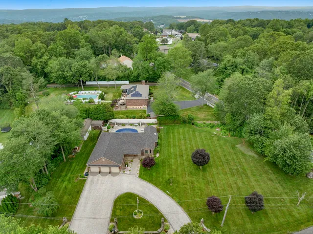 $699,900 | 4 Florence Drive, Prospect, CT 06712