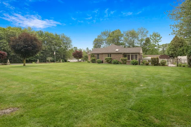 $699,900 | 4 Florence Drive, Prospect, CT 06712