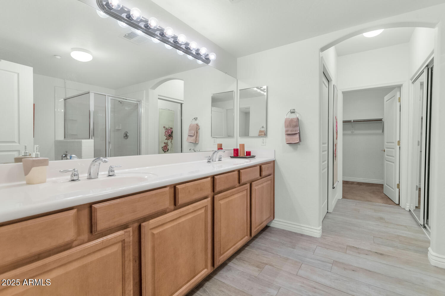 955 East Knox Road, Unit 137 Chandler, AZ 85225 - Photo 13 of 23 Dual Sinks in Primary Bath