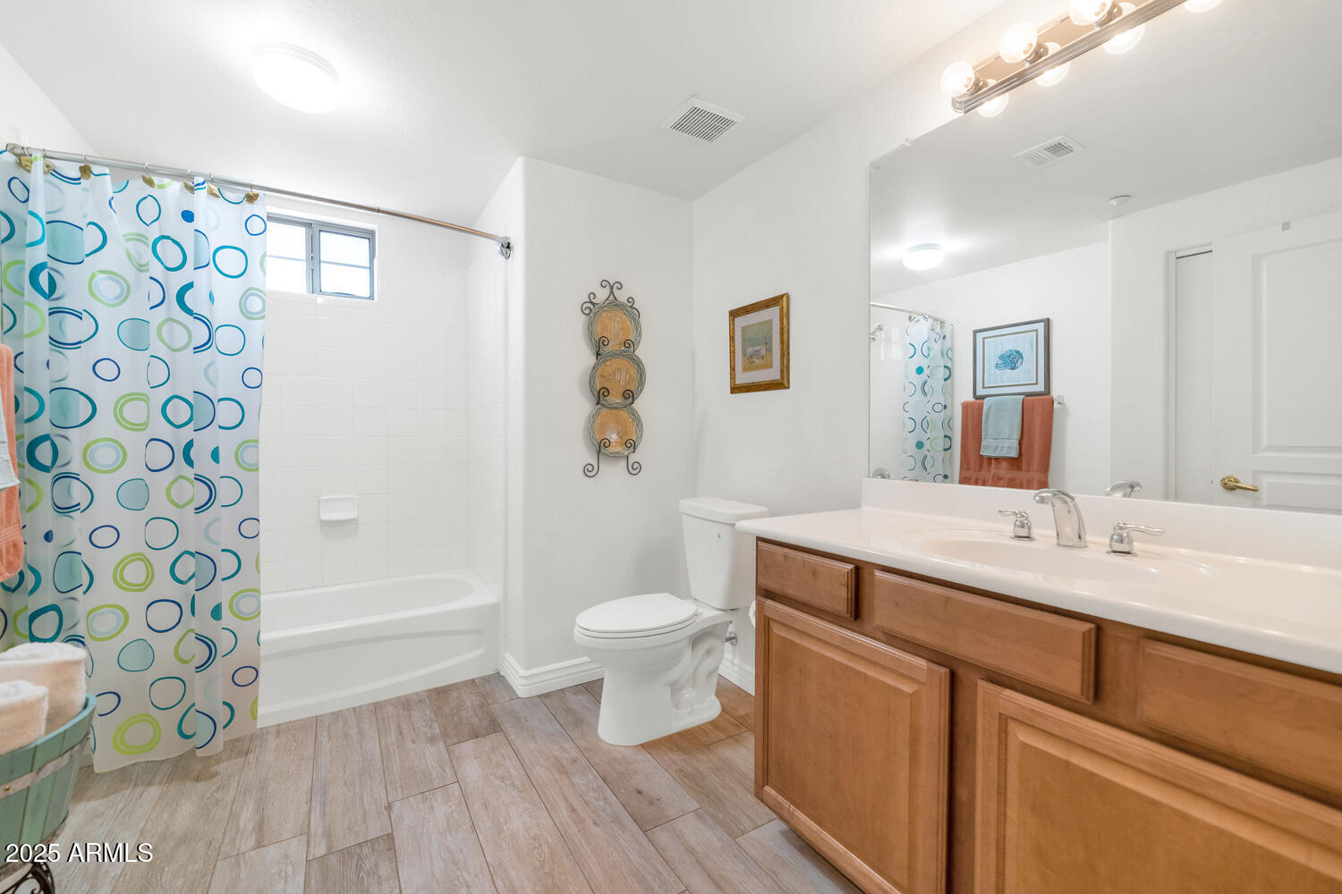 955 East Knox Road, Unit 137 Chandler, AZ 85225 - Photo 16 of 23 Second Bathroom