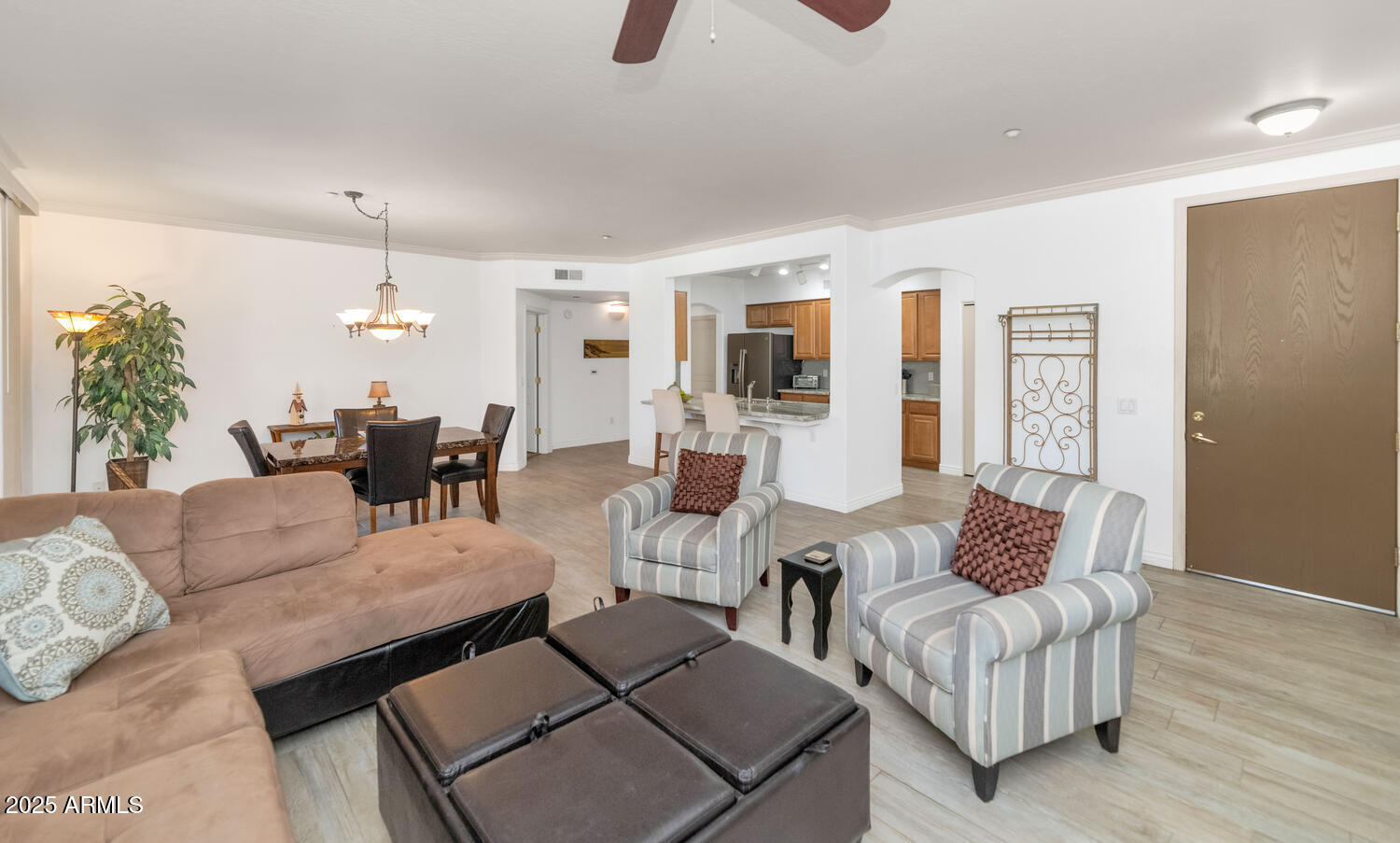 955 East Knox Road, Unit 137 Chandler, AZ 85225 - Photo 9 of 23 Open Great Room
