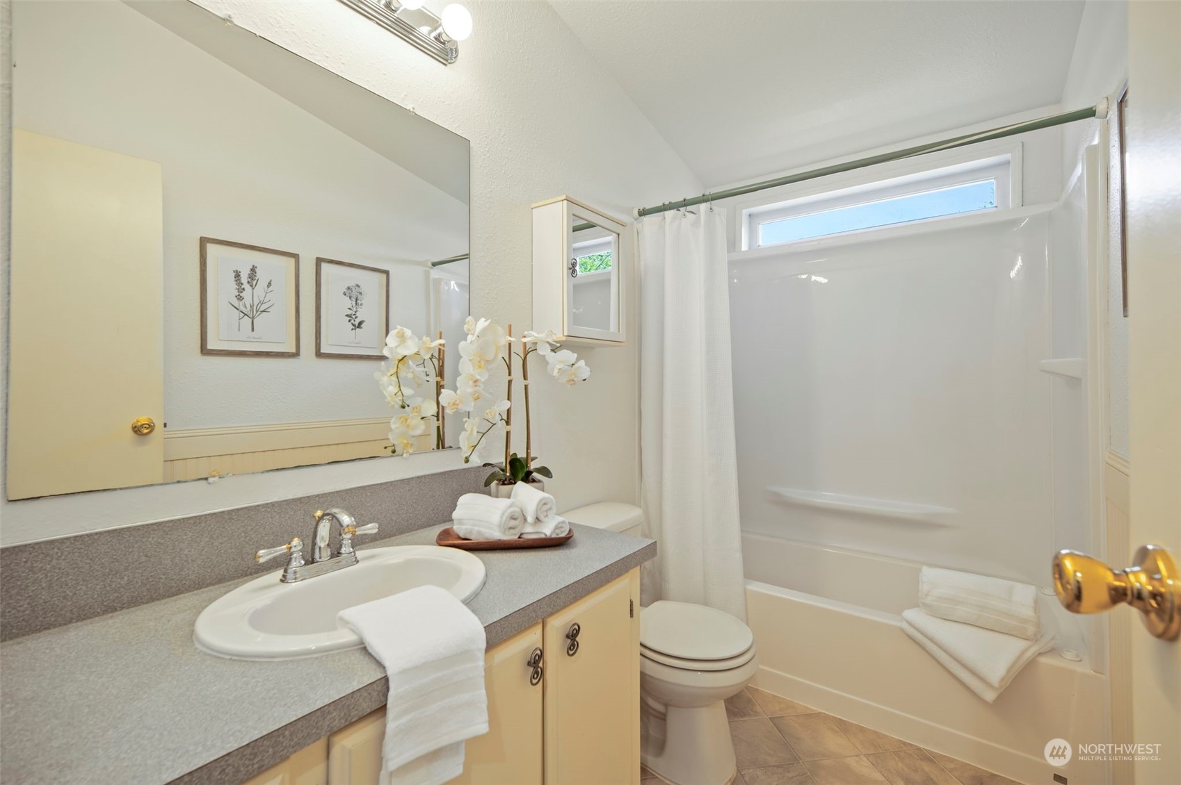12701 Northeast 190th Street Bothell, WA 98011 - Photo 10 of 22 Gallery Image 10