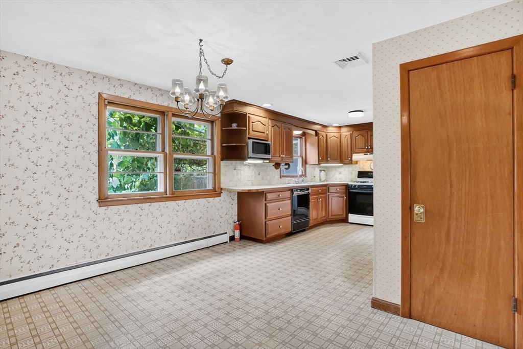 95 Wrenwood Street Springfield, MA 01119 - Photo 19 of 35