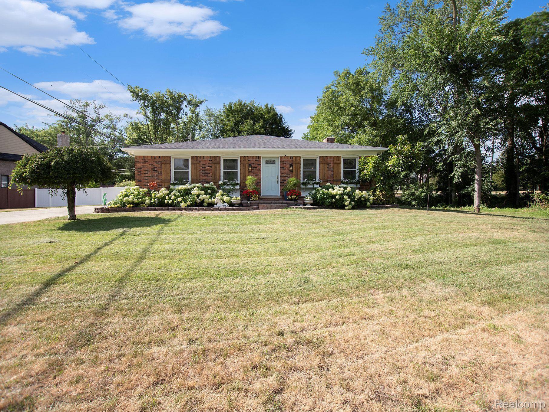240 Maplehill Road Rochester, MI 48306 - Photo 1 of 35 AMAZING CURB APPEAL
