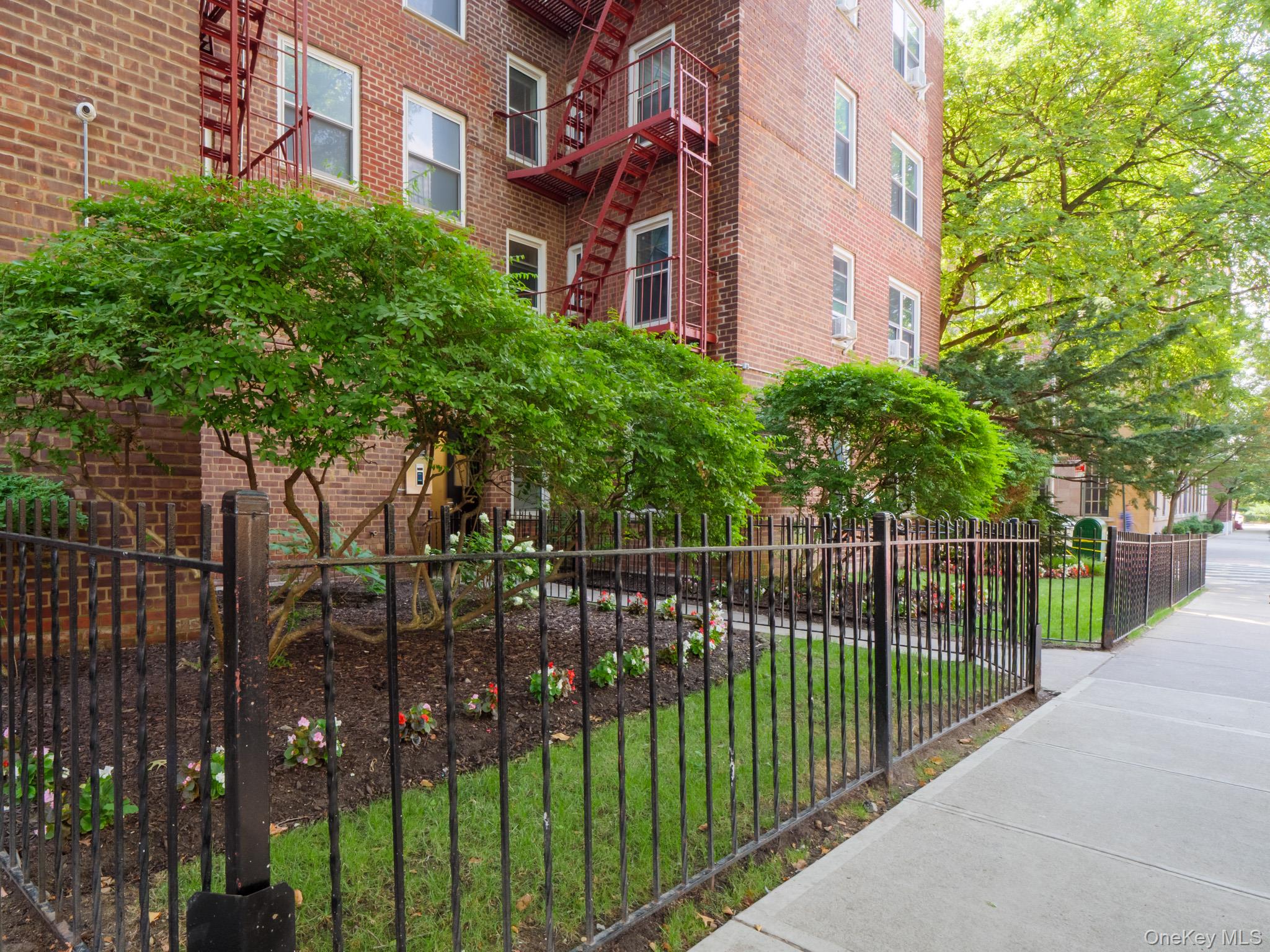 34-15 74th Street, Unit 4H Queens, NY 11372 - Photo 13 of 19