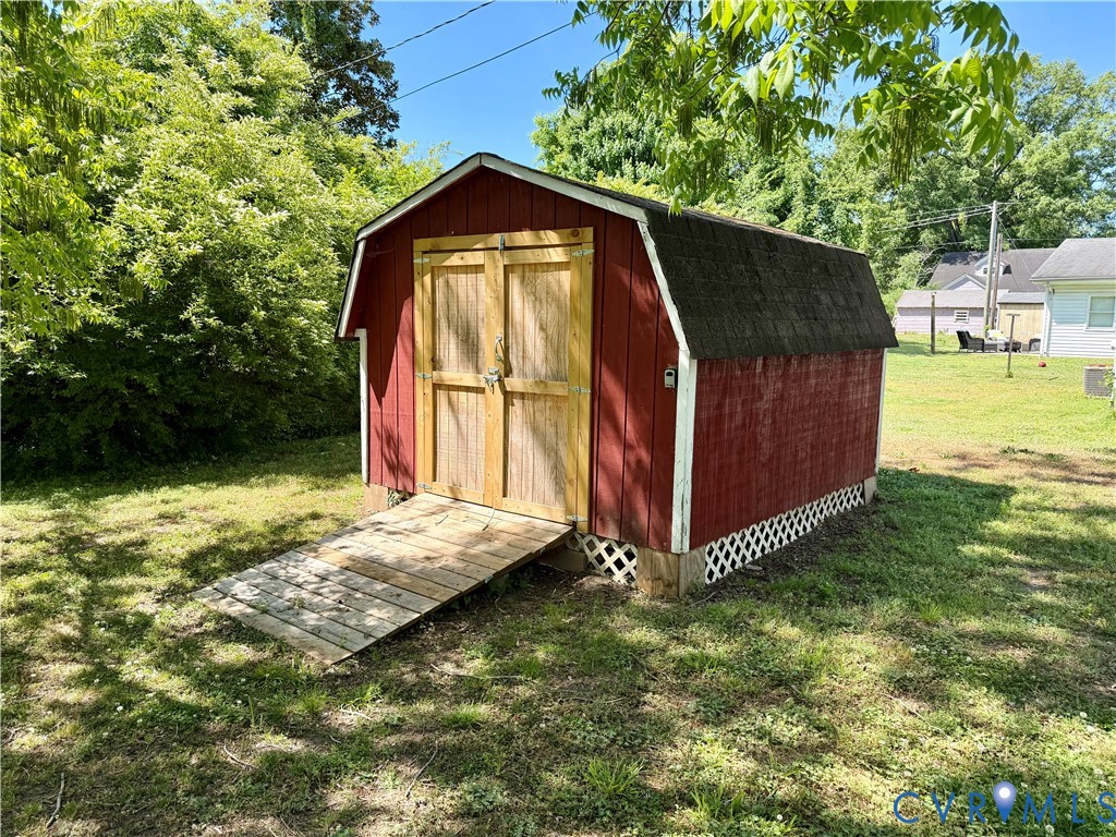 1619 F Street West Point, VA 23181 - Photo 9 of 27