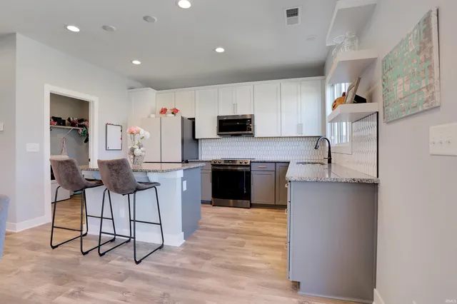 $364,700 | 3144 Ashdon Drive, Newburgh, IN 47630