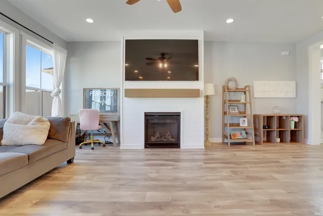 $364,700 | 3144 Ashdon Drive, Newburgh, IN 47630