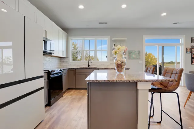 $364,700 | 3144 Ashdon Drive, Newburgh, IN 47630