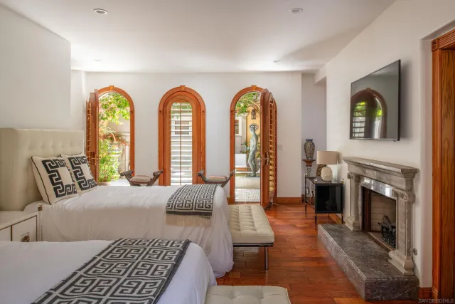 a picture of flowers