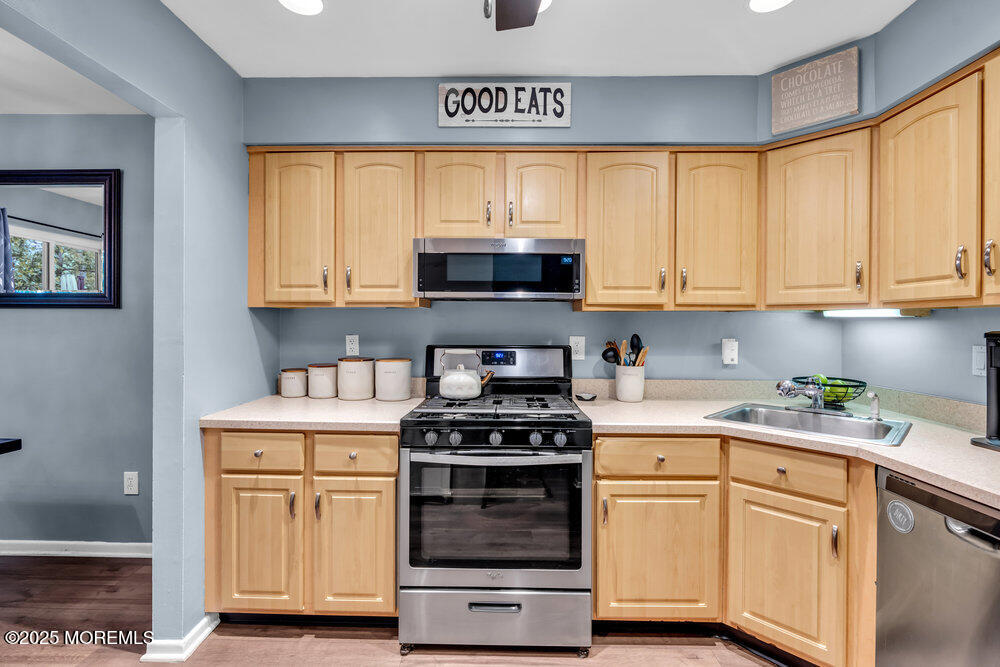 2 Elizabeth Court Howell, NJ 07731 - Photo 13 of 28 013_dsc07781_640