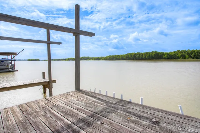 a view of a basketball court