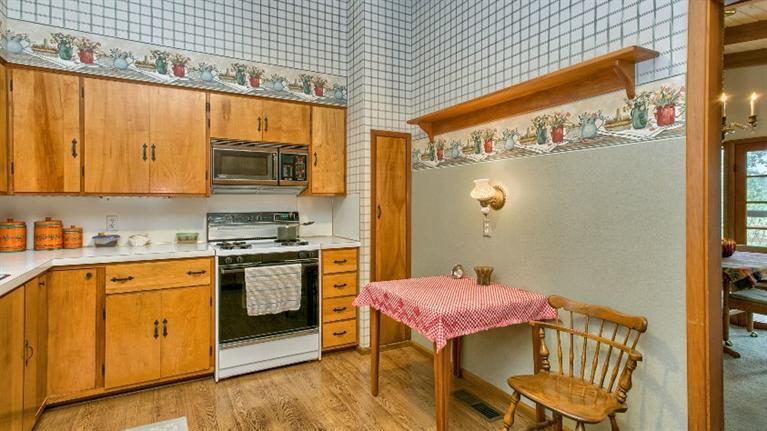 985 Applegate Street Jacksonville, OR 97530 - Photo 8 of 31 Additional Photo