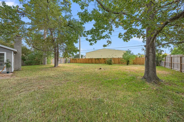 $325,000 | 19507 Sandy Shore Lane, Humble, TX 77346