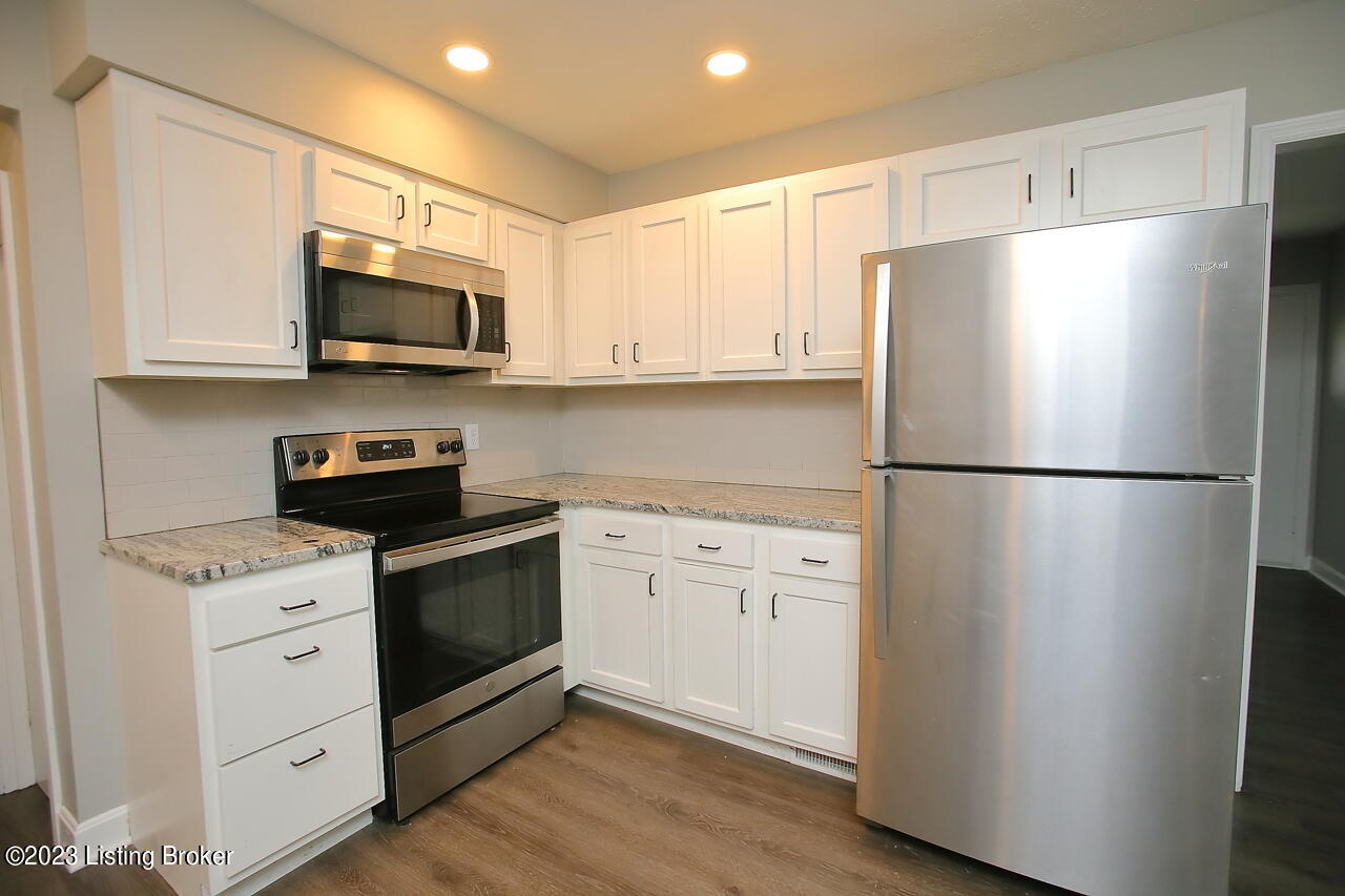 3454 Fern Lea Road Louisville, KY 40216 - Photo 13 of 56 Kitchen