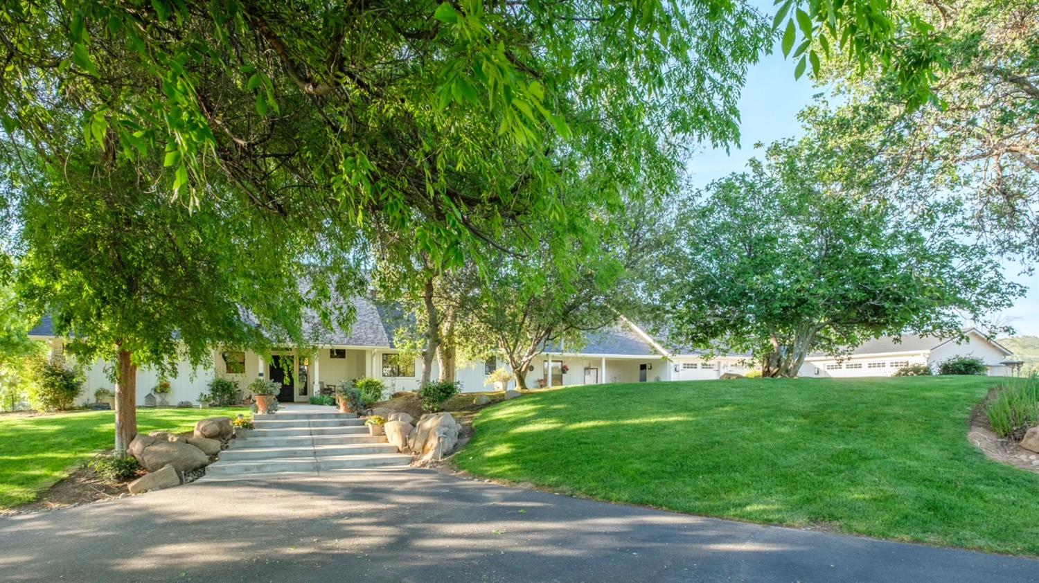 16023 Sample Road Clovis, CA 93619 - Photo 1 of 1 Gallery Image 1