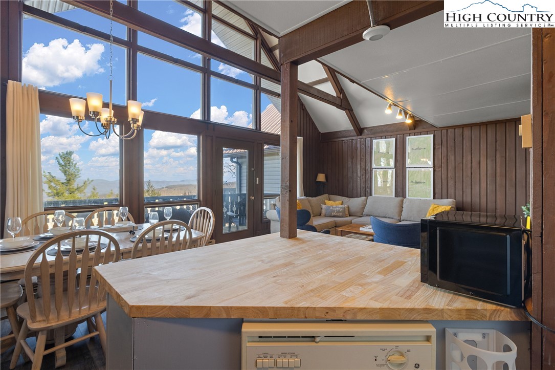 109 North Pinnacle Ridge Road, Unit 11 Beech Mountain, NC 28604 - Photo 12 of 32 Gallery Image 12