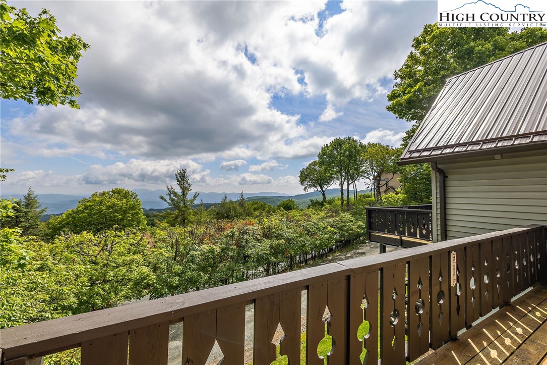 109 North Pinnacle Ridge Road, Unit 11 Beech Mountain, NC 28604 - Photo 27 of 32 Gallery Image 27