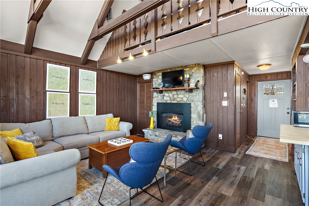 109 North Pinnacle Ridge Road, Unit 11 Beech Mountain, NC 28604 - Photo 8 of 32 Gallery Image 8