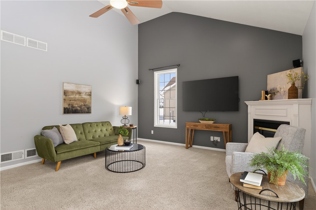 133 Blue Aspen Way Greece, NY 14612 - Photo 7 of 35 Spacious living room with dramatic volume ceilings