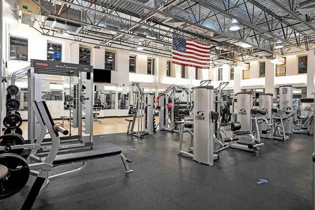 a view of a pathway along a building