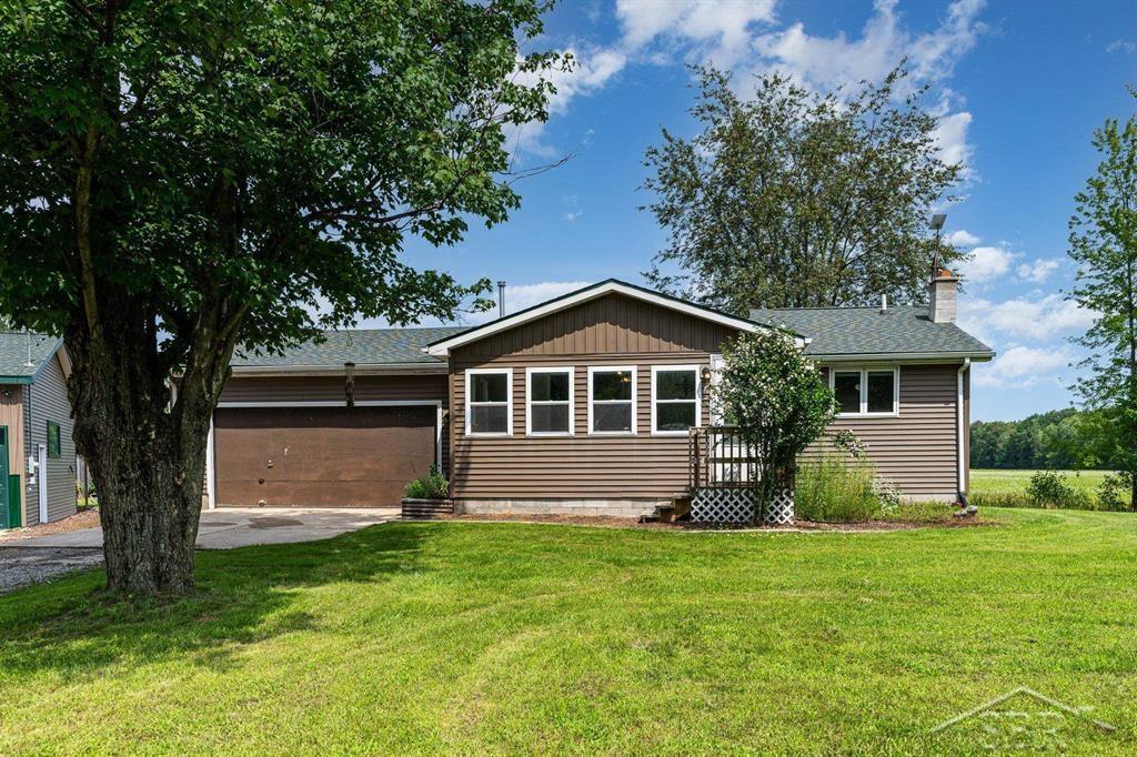4275 East Bombay Road Midland, MI 48642 - Photo 2 of 24 50118534-1.JPG