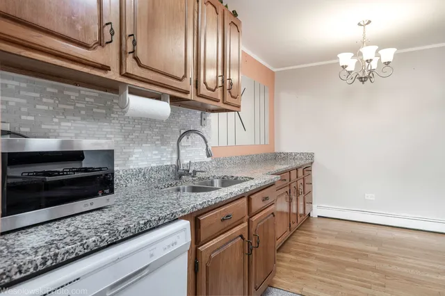 $175,000 | 8936 North Parkside Avenue, Unit 108, Des Plaines, IL 60016