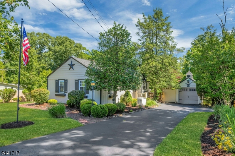 215 Mountainview Road Warren, NJ 07059 - Photo 3 of 37