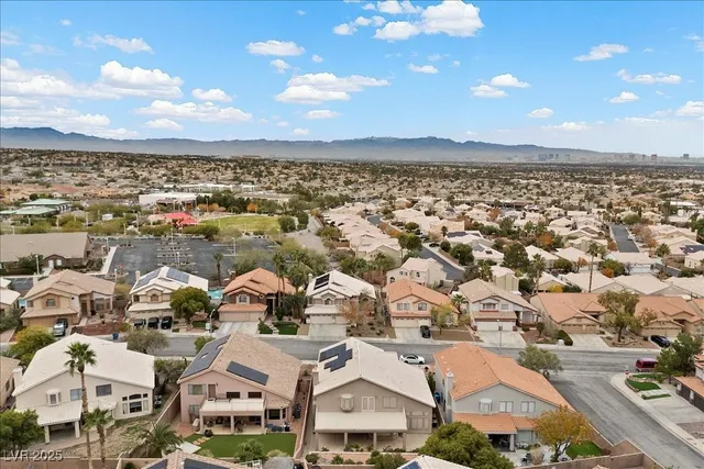 $699,000 | 272 Grand Olympia Drive, Henderson, NV 89012