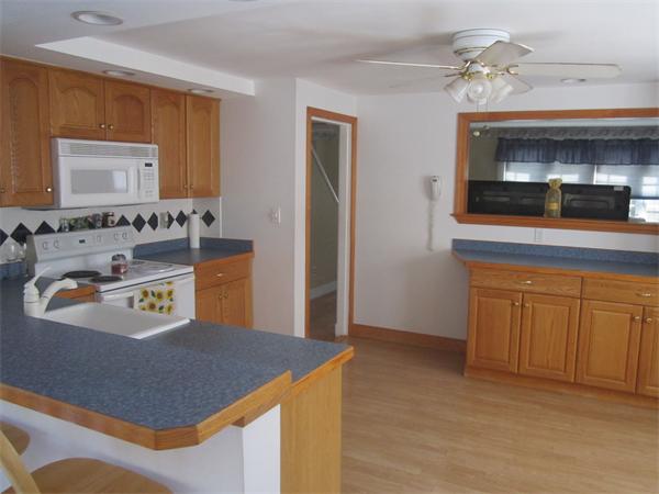 44 Linden Road Peabody, MA 01960 - Photo 3 of 14 Gallery Image 3