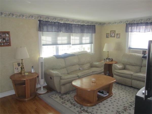 44 Linden Road Peabody, MA 01960 - Photo 4 of 14 Gallery Image 4