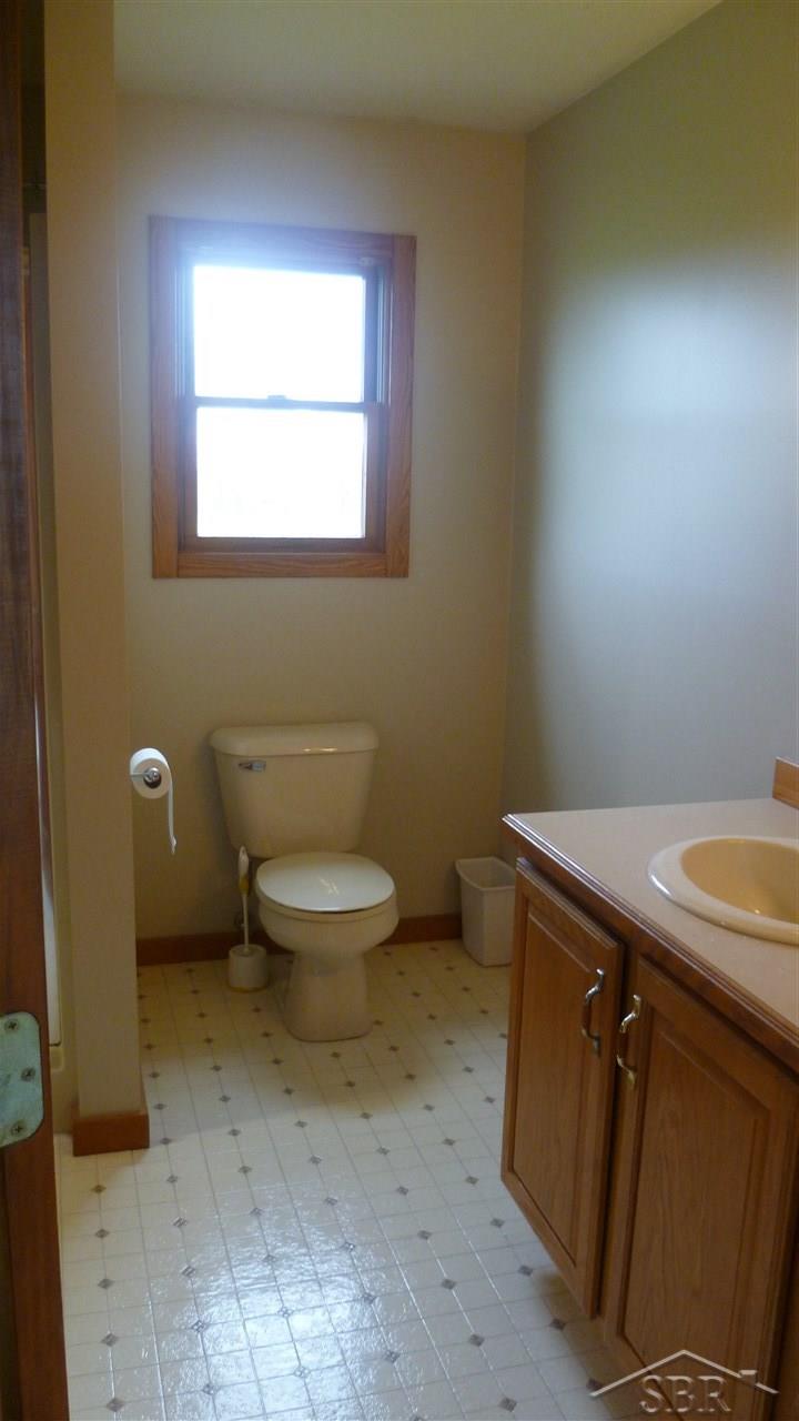 8665 Webster Road Freeland, MI 48623 - Photo 9 of 21 31346431-8.JPG