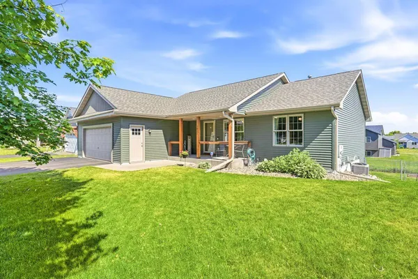 $384,995 | 1607 Mallard Avenue, Baldwin, WI 54002