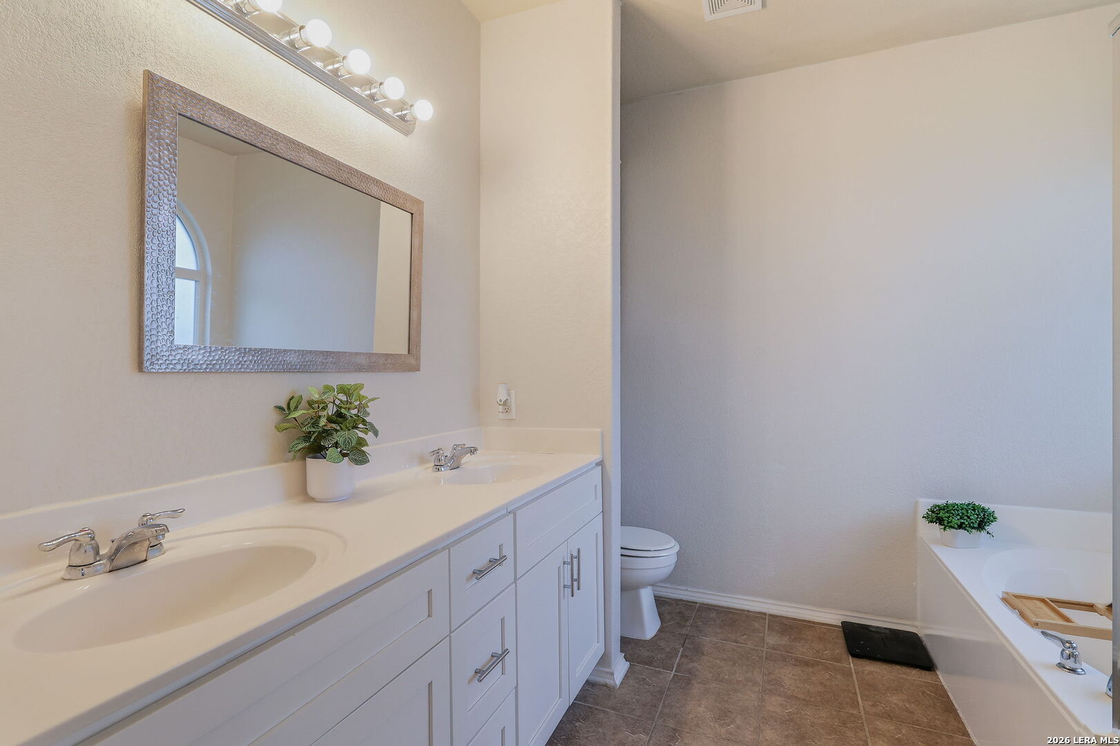 732 Hollow Ridge Schertz, TX 78108 - Photo 19 of 26