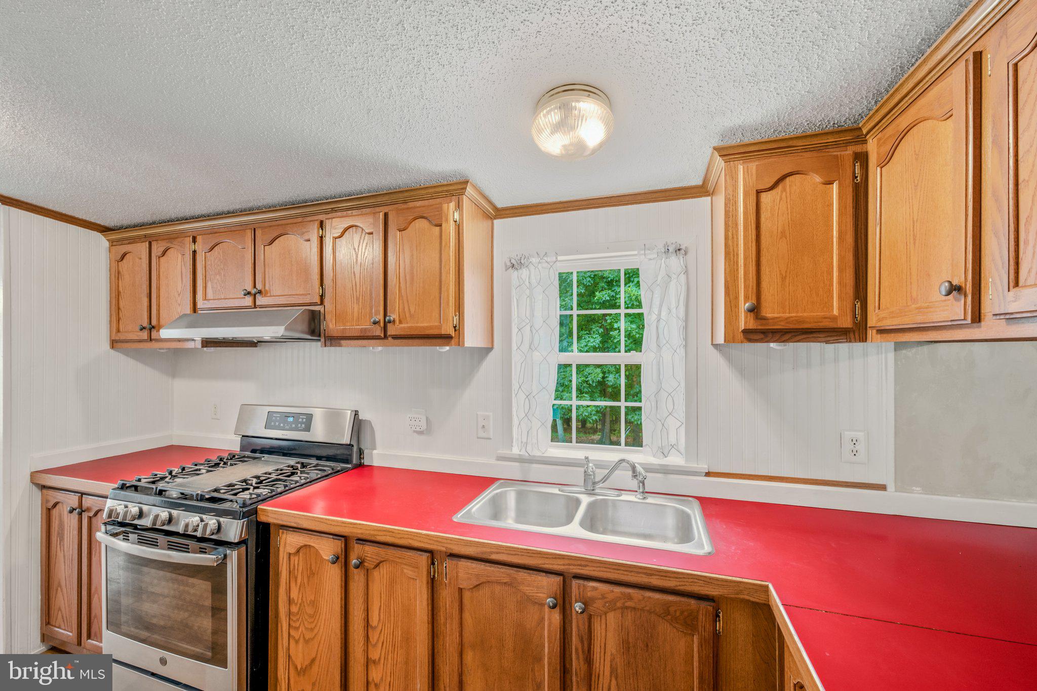 193 Co Rte 9/15 Berkeley Springs, WV 25411 - Photo 9 of 32 Kitchen