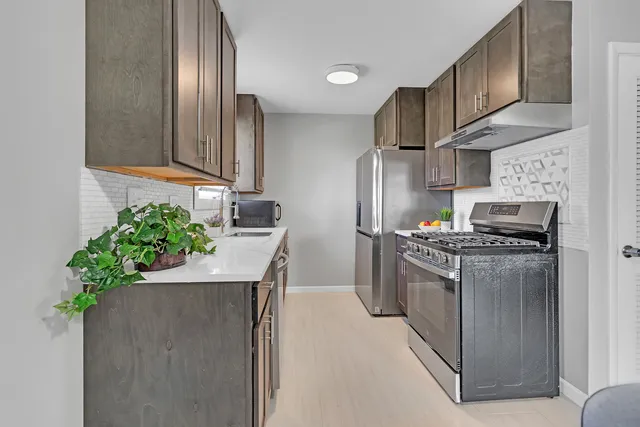 $369,900 | 403 Arrowhead Trail, Carol Stream, IL 60188