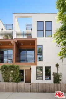 $1,300,000 | 2930 Rowena Avenue, Unit 2, Los Angeles, CA 90039