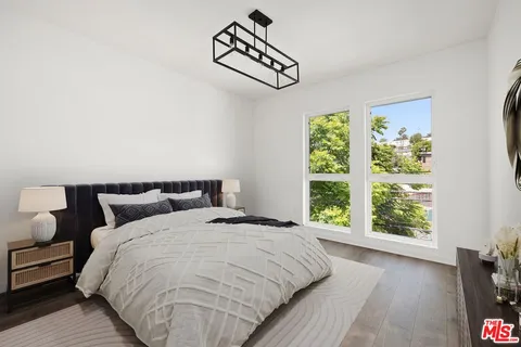 $1,300,000 | 2930 Rowena Avenue, Unit 2, Los Angeles, CA 90039