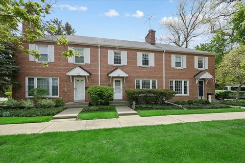 $375,000 | 310 Jackson Avenue, Glencoe, IL 60022