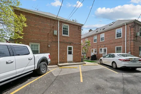 $375,000 | 310 Jackson Avenue, Glencoe, IL 60022