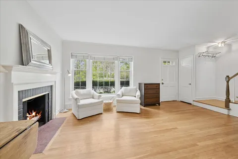 $375,000 | 310 Jackson Avenue, Glencoe, IL 60022