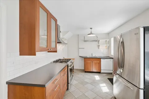 $375,000 | 310 Jackson Avenue, Glencoe, IL 60022